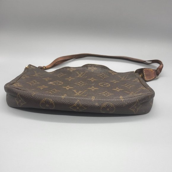 LOUIS VUITTON VINTAGE POCHETTE ACCESSOIRES - Picture 4 of 16